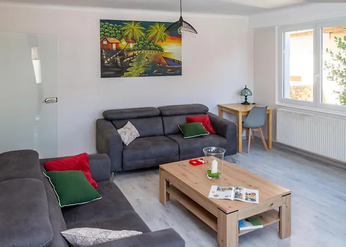 Prázdninový dům Ma Rose Des Lumieres Maison Independante 6 Personnes Avec Grande Cour