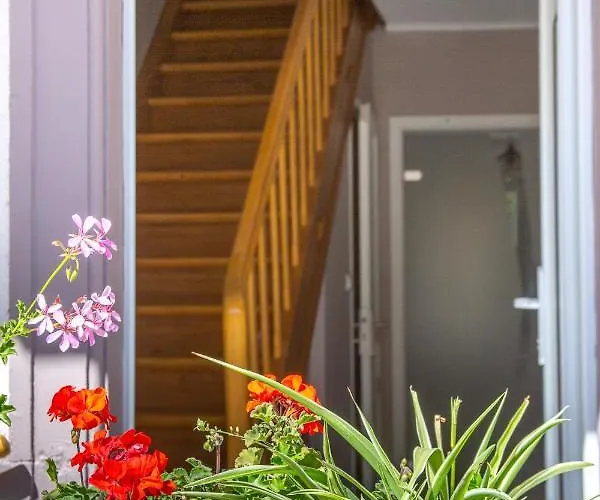 Prázdninový dům Ma Rose Des Lumieres Maison Independante 6 Personnes Avec Grande Cour *