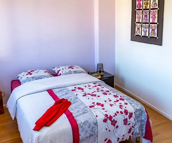 Prázdninový dům Ma Rose Des Lumieres Maison Independante 6 Personnes Avec Grande Cour *