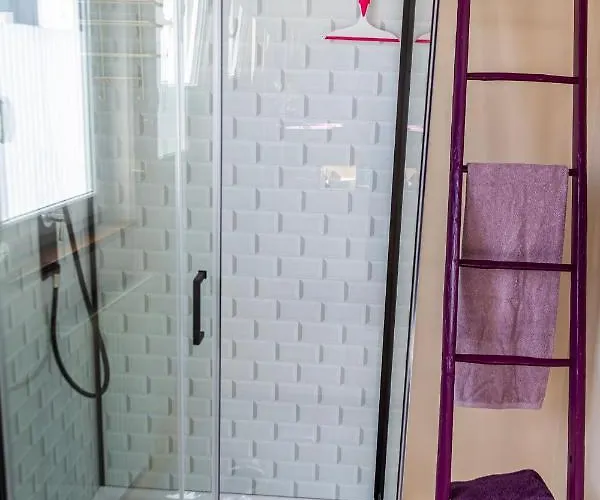 Ma Rose Des Lumieres Maison Independante 6 Personnes Avec Grande Cour *